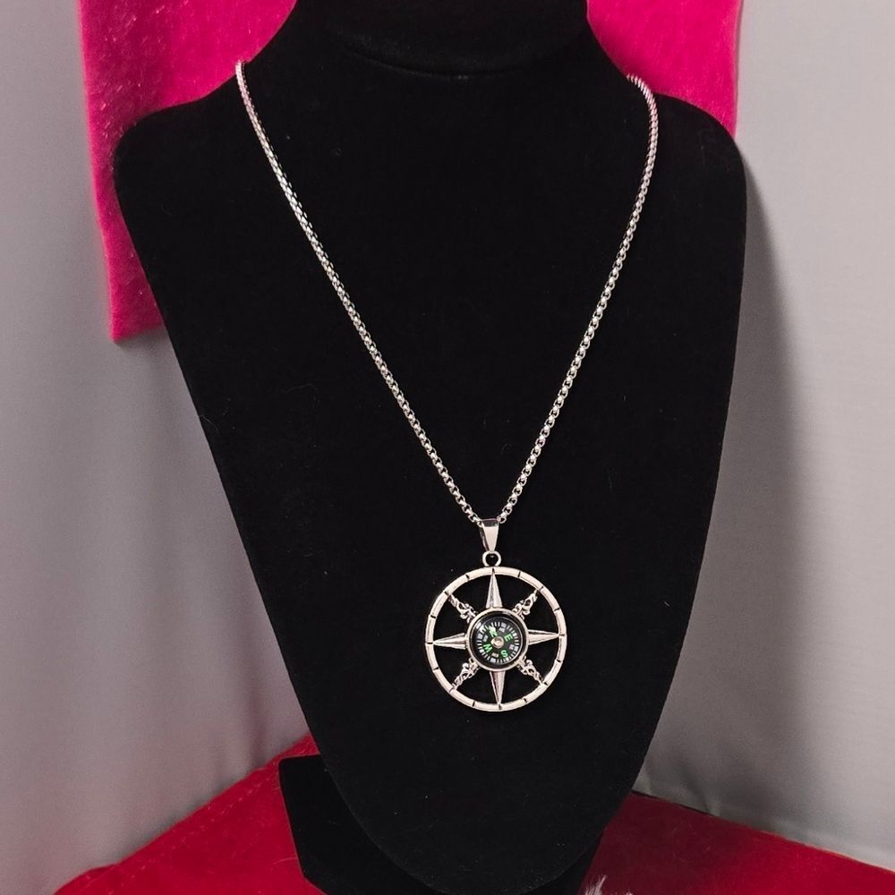 Vintage Nautical Compass Medallion Necklace Rotatable Stainless Steel 24" Box